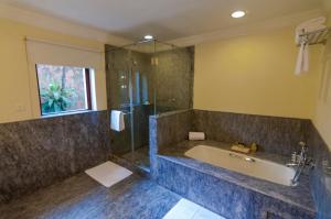 The Maharaja's Lodge, Ranthambore,,4 star