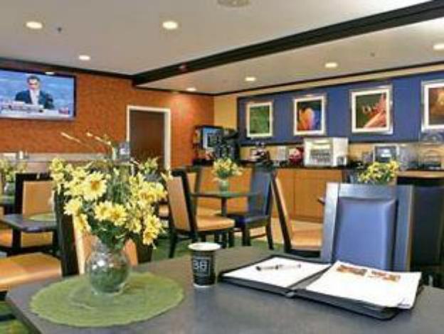 fairfield inn and suites by marriott brunswick