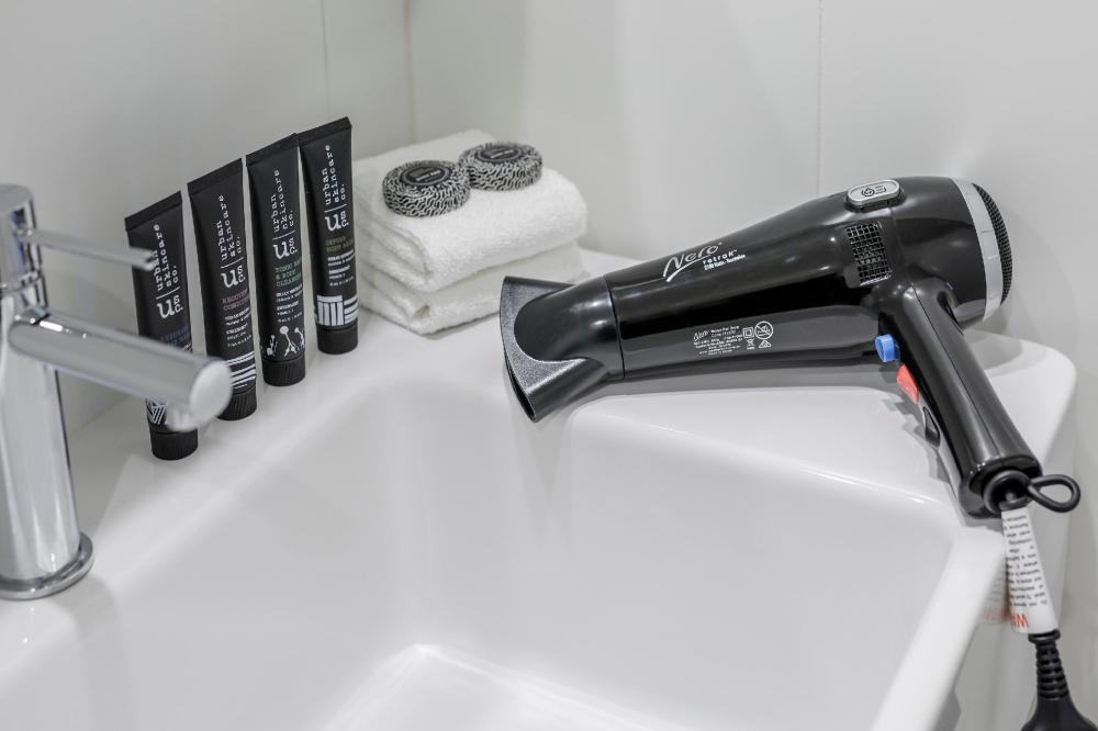 brady apartment hotel hardware lane