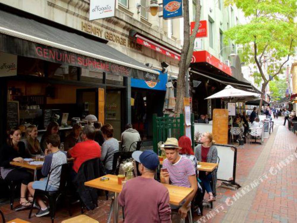 brady apartment hotel hardware lane