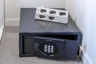 brady apartment hotel hardware lane