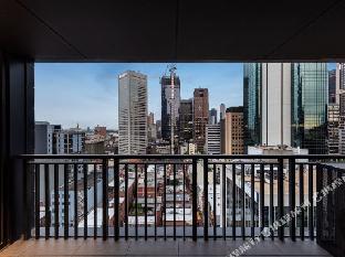 brady apartment hotel hardware lane