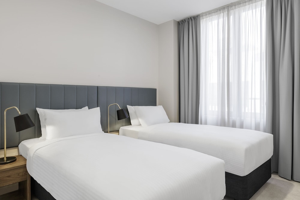 brady apartment hotel hardware lane