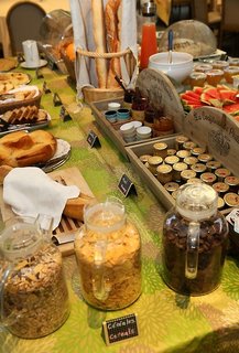 pomo hotel and restaurant