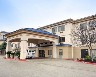 Quality Inn & Suites Airport,Del Valle>>Austin,3 star