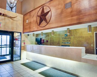 Quality Inn & Suites Airport,Del Valle>>Austin,3 star