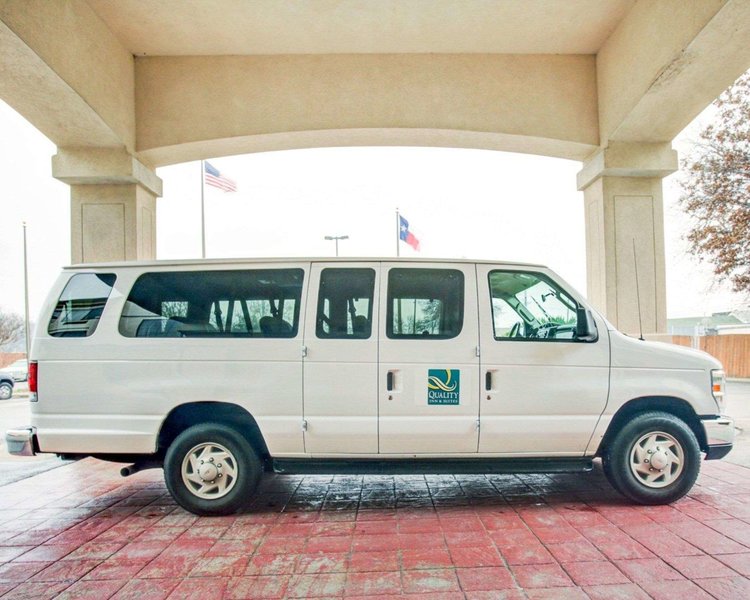 quality inn and suites airport