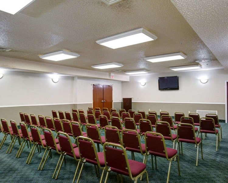 quality inn and suites airport