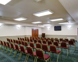 quality inn and suites airport