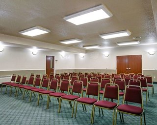 quality inn and suites airport