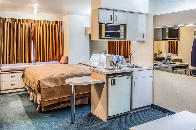 quality inn and suites near nas fallon