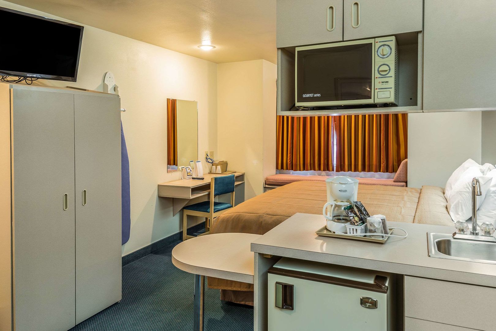 quality inn and suites near nas fallon