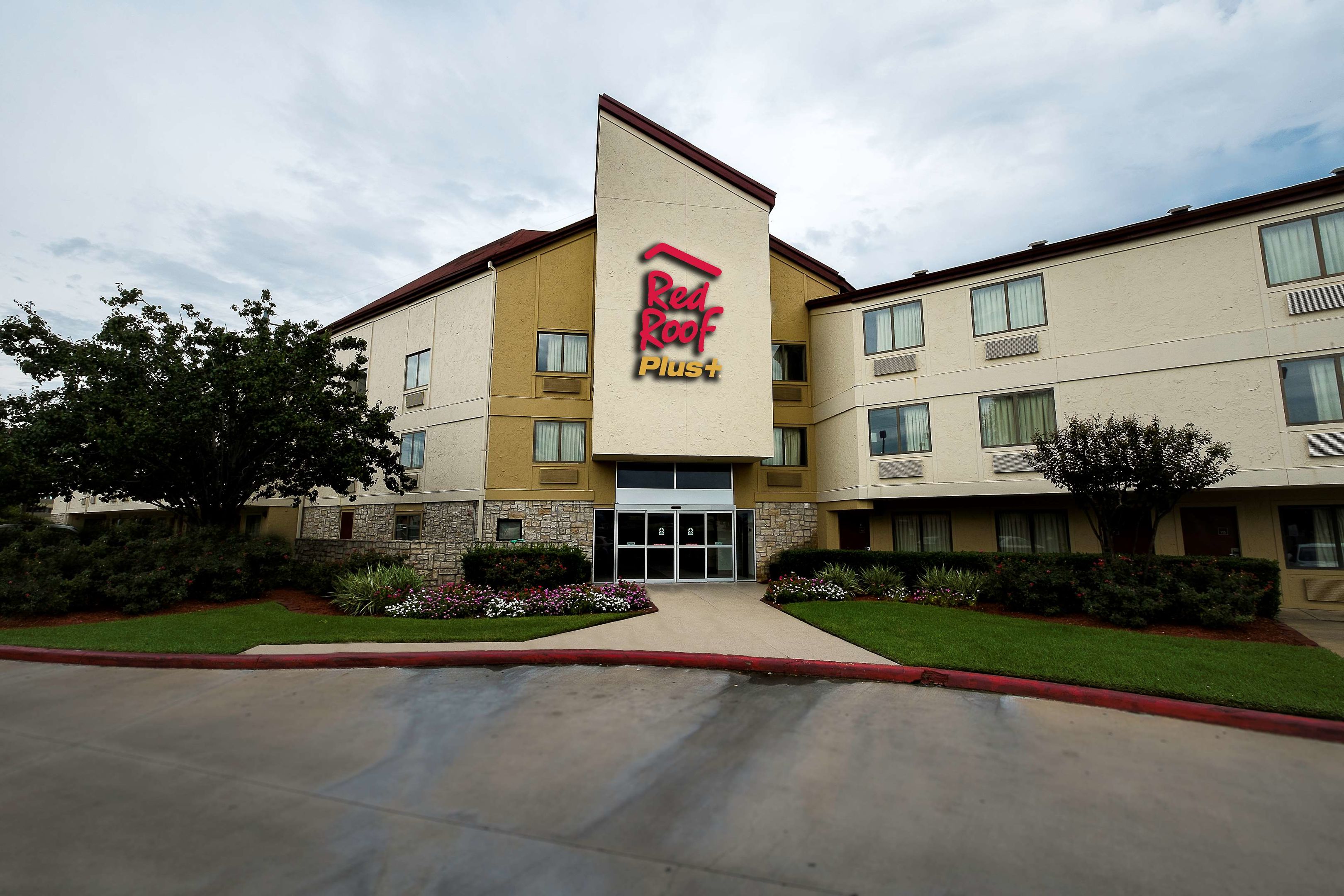 red roof inn plus houston energy corridor