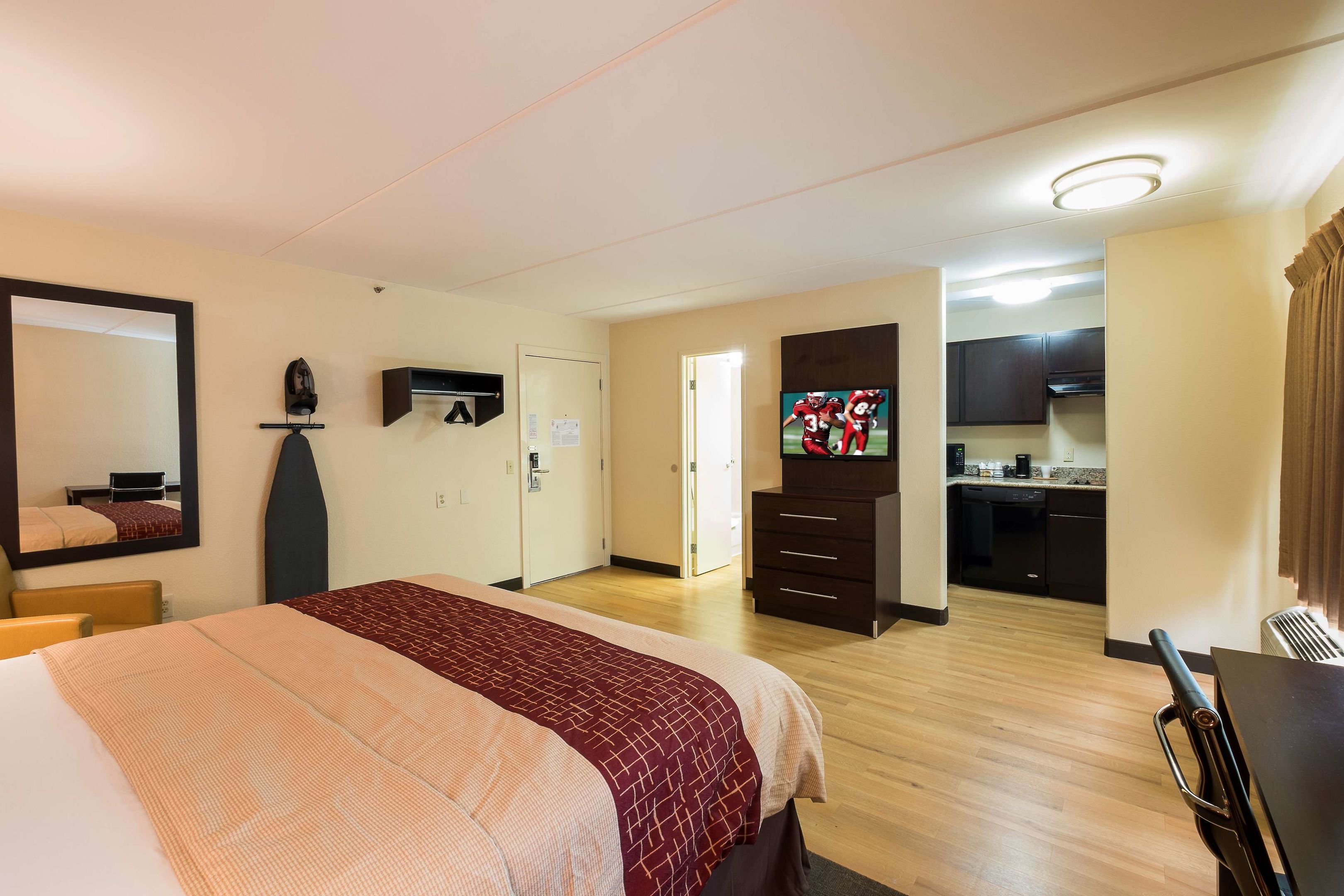 red roof inn plus houston energy corridor