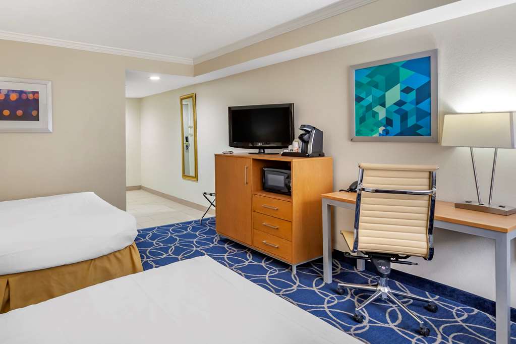 comfort inn and suites houston i 10 west energy corridor