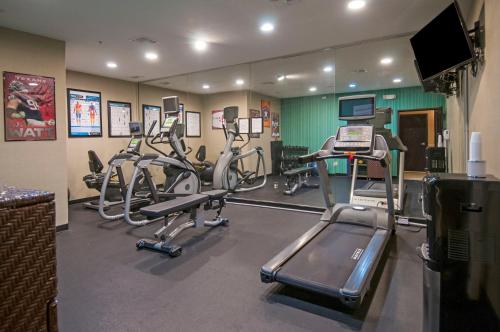 holiday inn express and suites houston north intercontinental by ihg