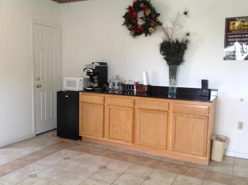 budget host hempstead inn