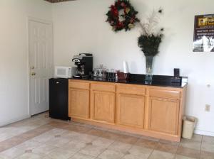 budget host hempstead inn