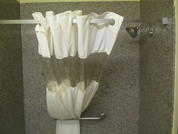 days inn and suites by wyndham sam houston tollway