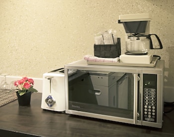 divya sutra suites on robson downtown vancouver