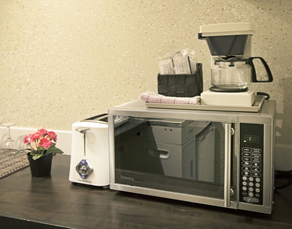 divya sutra suites on robson downtown vancouver