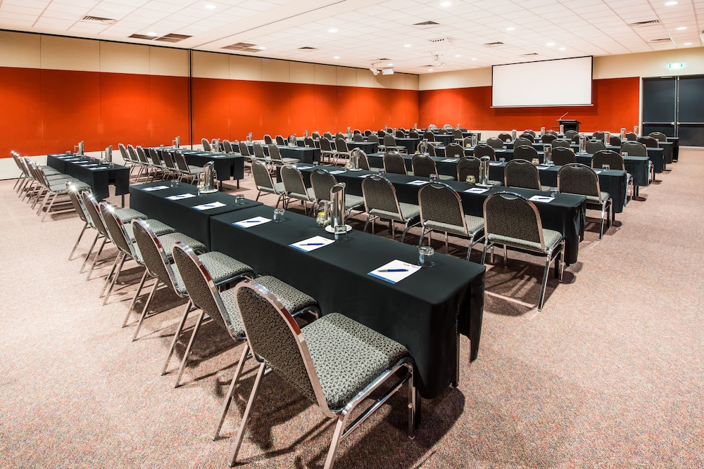 crowne plaza alice springs lasseters by ihg