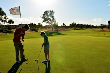 crowne plaza alice springs lasseters by ihg