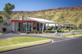 crowne plaza alice springs lasseters by ihg
