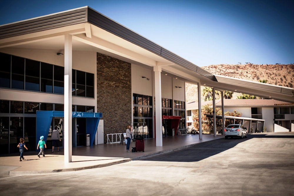 crowne plaza alice springs lasseters by ihg