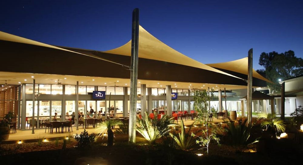 crowne plaza alice springs lasseters by ihg