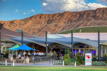 crowne plaza alice springs lasseters by ihg