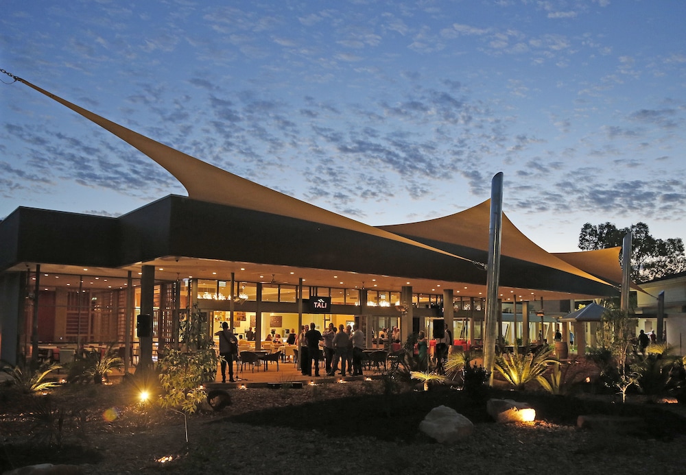 crowne plaza alice springs lasseters by ihg