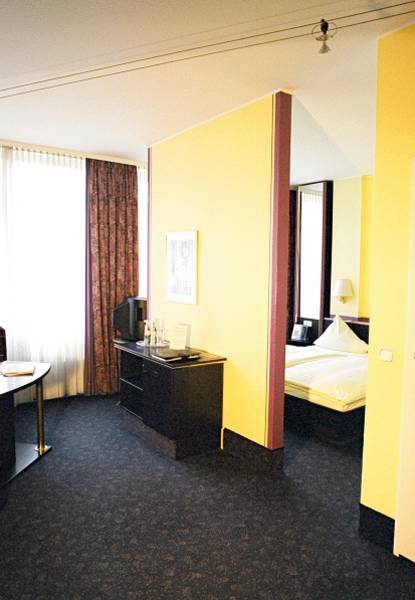 hotel mirage neuss ex proventhotel