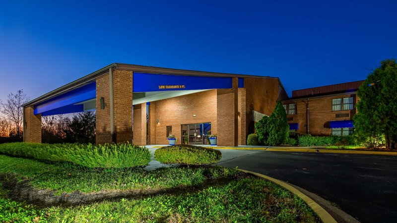 red roof inn and suites lexington hamburg