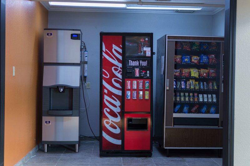 red roof inn and suites lexington hamburg