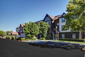 towneplace suites by marriott fresno