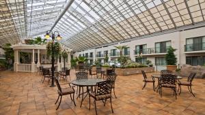 Best Western Plus Lamplighter Inn & Conference Centre,Ingersoll>>Central Elgin,3 star