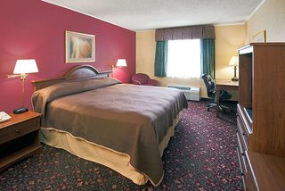 Travelodge By Wyndham Beckley,Near Raleigh General Hospital,2 star