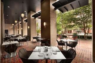 embassy suites by hilton alexandria old town