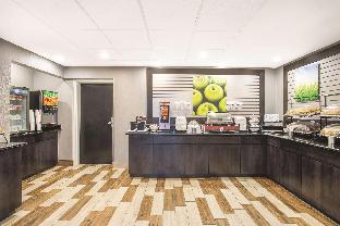 La Quinta Inn Suites Dc Metro Capitol Beltway,Baileys Crossroads>>Addison Road Station,3 star