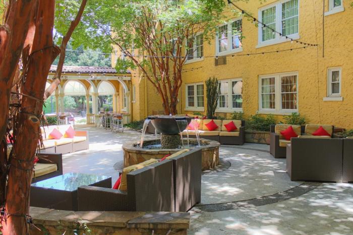 the artmore hotel closed