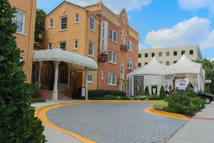 the artmore hotel closed