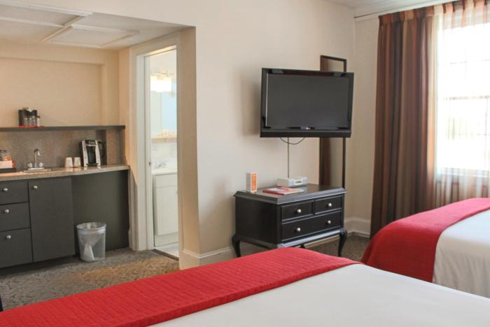 the artmore hotel closed