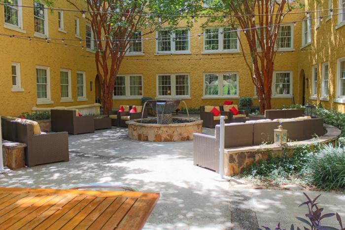 the artmore hotel closed