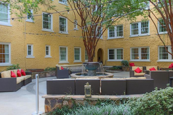 the artmore hotel closed