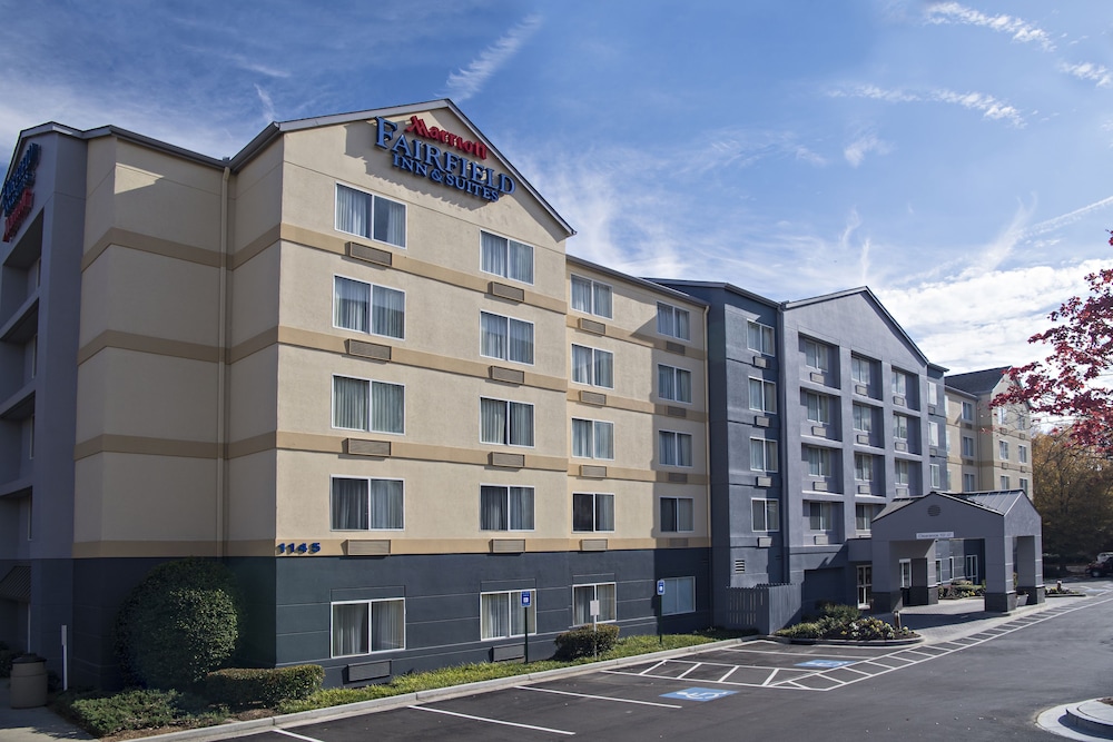 fairfield inn and suites by marriott perimeter center