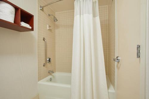 courtyard by marriott atlanta windy hill ballpark