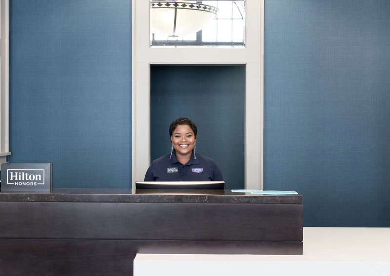 hampton inn and suites atlanta downtown