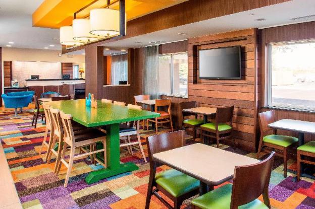 fairfield inn and suites peru