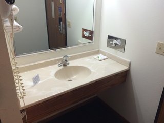 Motel 6 Kewanee, Il,Henry>>Bradford,2 star